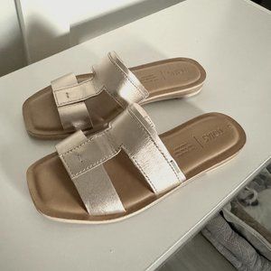 Toms Seacliff Gold Leather Slide Sandals - Size 6
